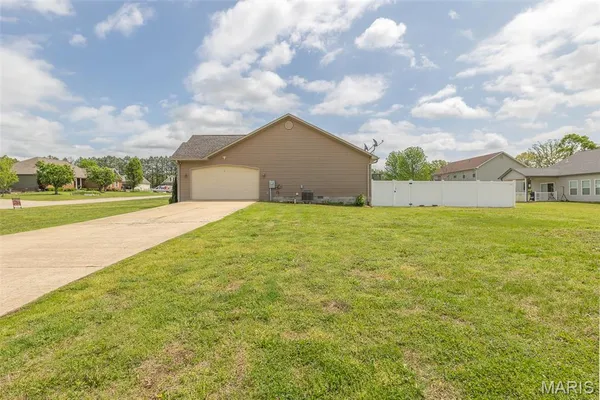 $269,900 | 2013 Tumbleweed Trail, Poplar Bluff, MO 63901