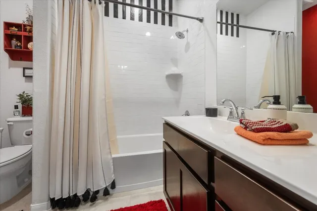 $370,000 | 181 Durian Loop, Buda, TX 78610