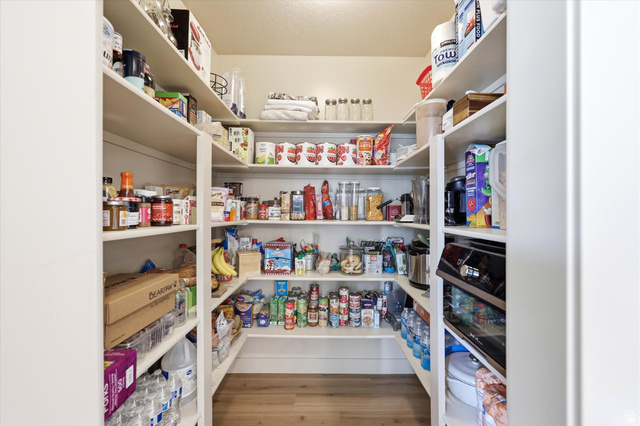 283 North 500 West Mapleton, UT 84664 - Photo 29 of 102 View of walk in pantry.