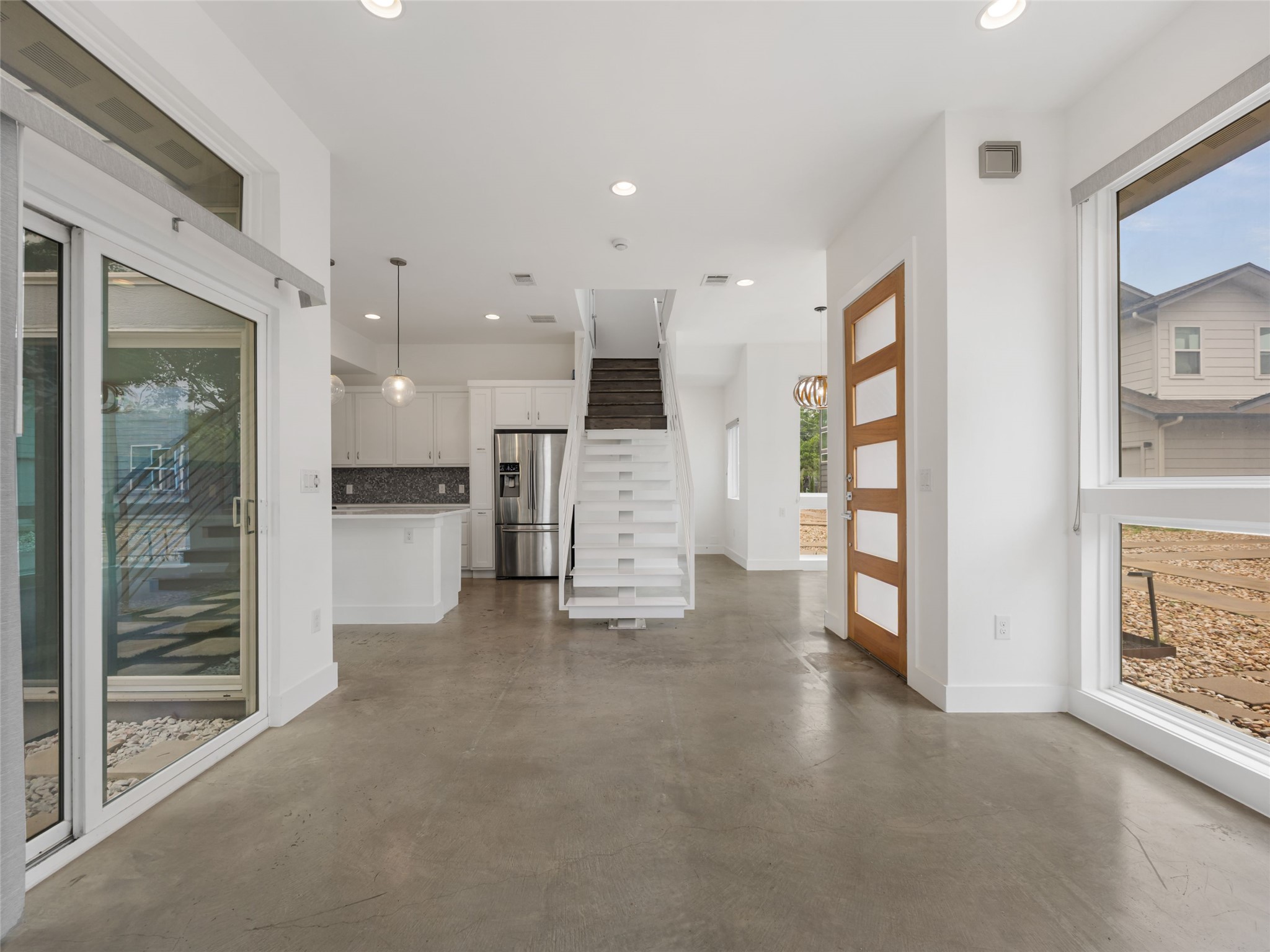 513 West Croslin Street, Unit B Austin, TX 78752 - Photo 8 of 40