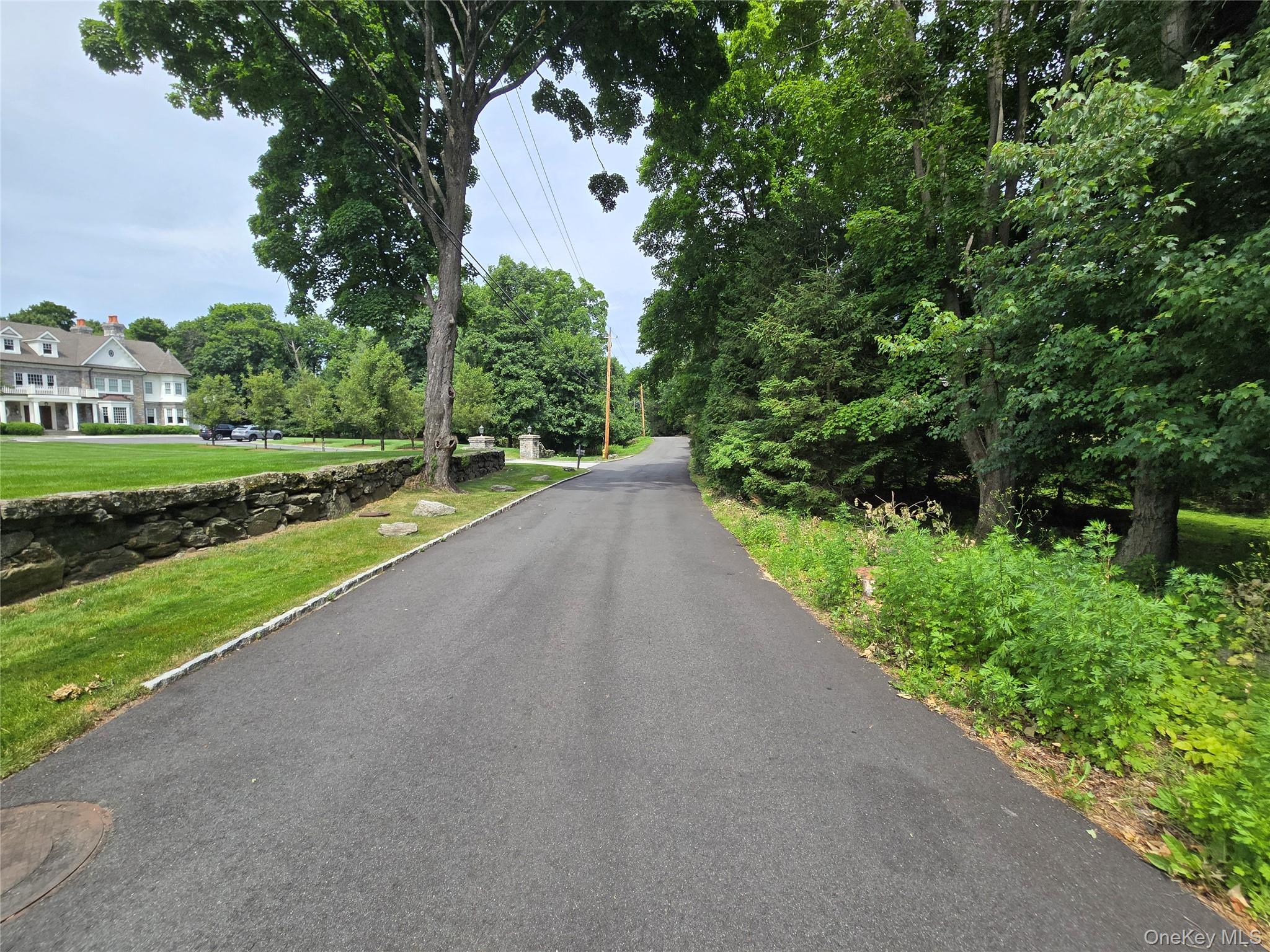 15 Rockledge Road Rye, NY 10580 - Photo 4 of 5 Private Picturesque Neighborhood
