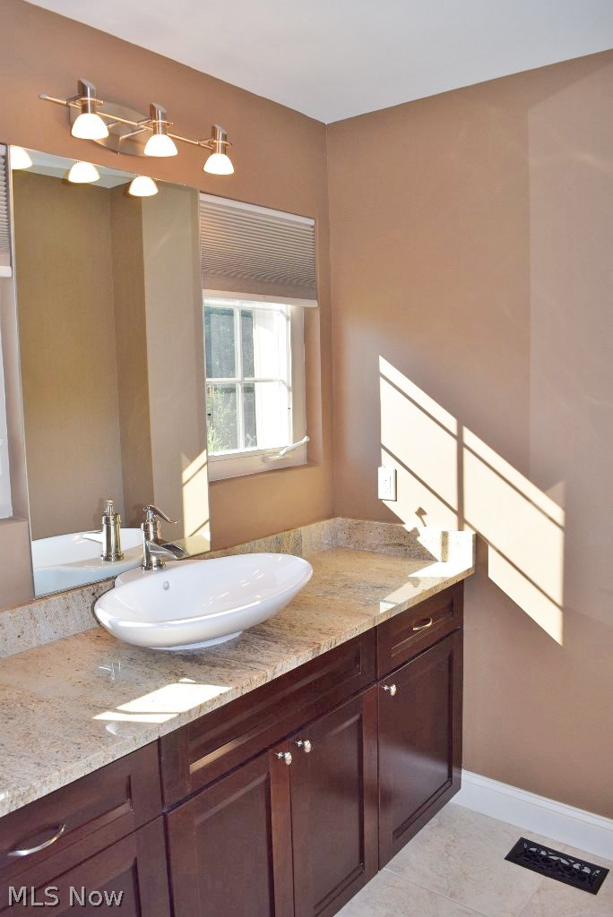 29909 Bolingbrook Road Pepper Pike, OH 44124 - Photo 24 of 35