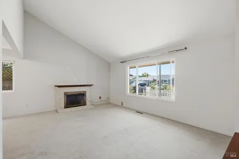$799,000 | 1059 Santa Clara Lane, Petaluma, CA 94954