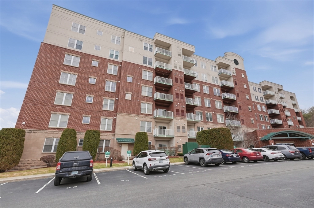 36 Village Road, Unit 613 Middleton, MA 01949 - Photo 2 of 34