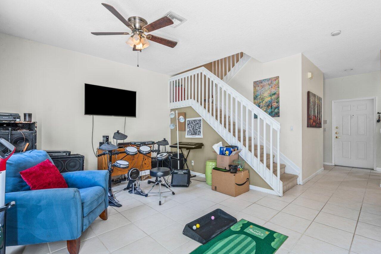 10102 Boca Palm Drive Boca Raton, FL 33498 - Photo 14 of 25 015-10102BocaPalmDrive-BocaRaton-FL-3349