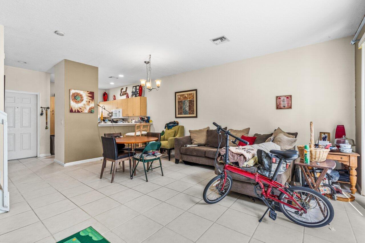 10102 Boca Palm Drive Boca Raton, FL 33498 - Photo 6 of 25 007-10102BocaPalmDrive-BocaRaton-FL-3349