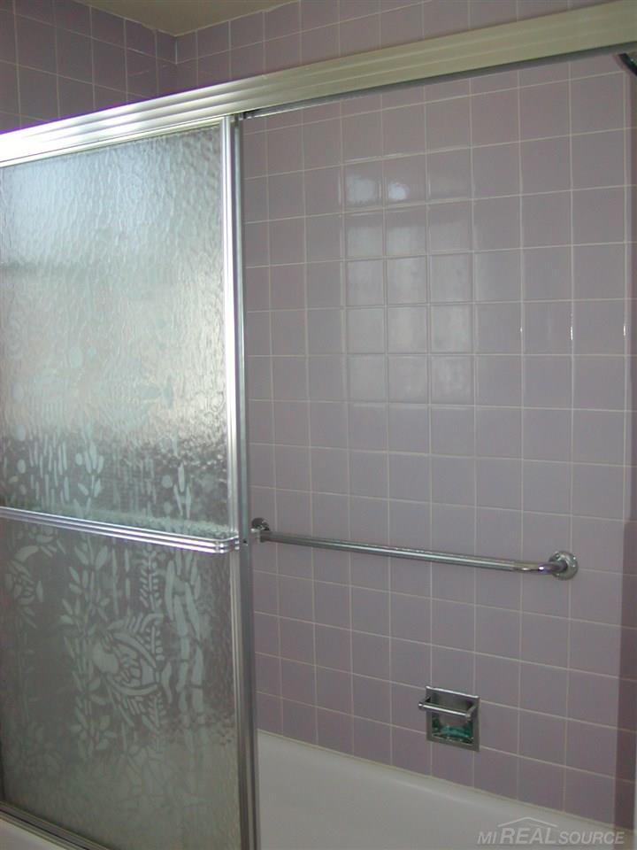 23321 Kelly Road, Unit 7 Eastpointe, MI 48021 - Photo 12 of 14
