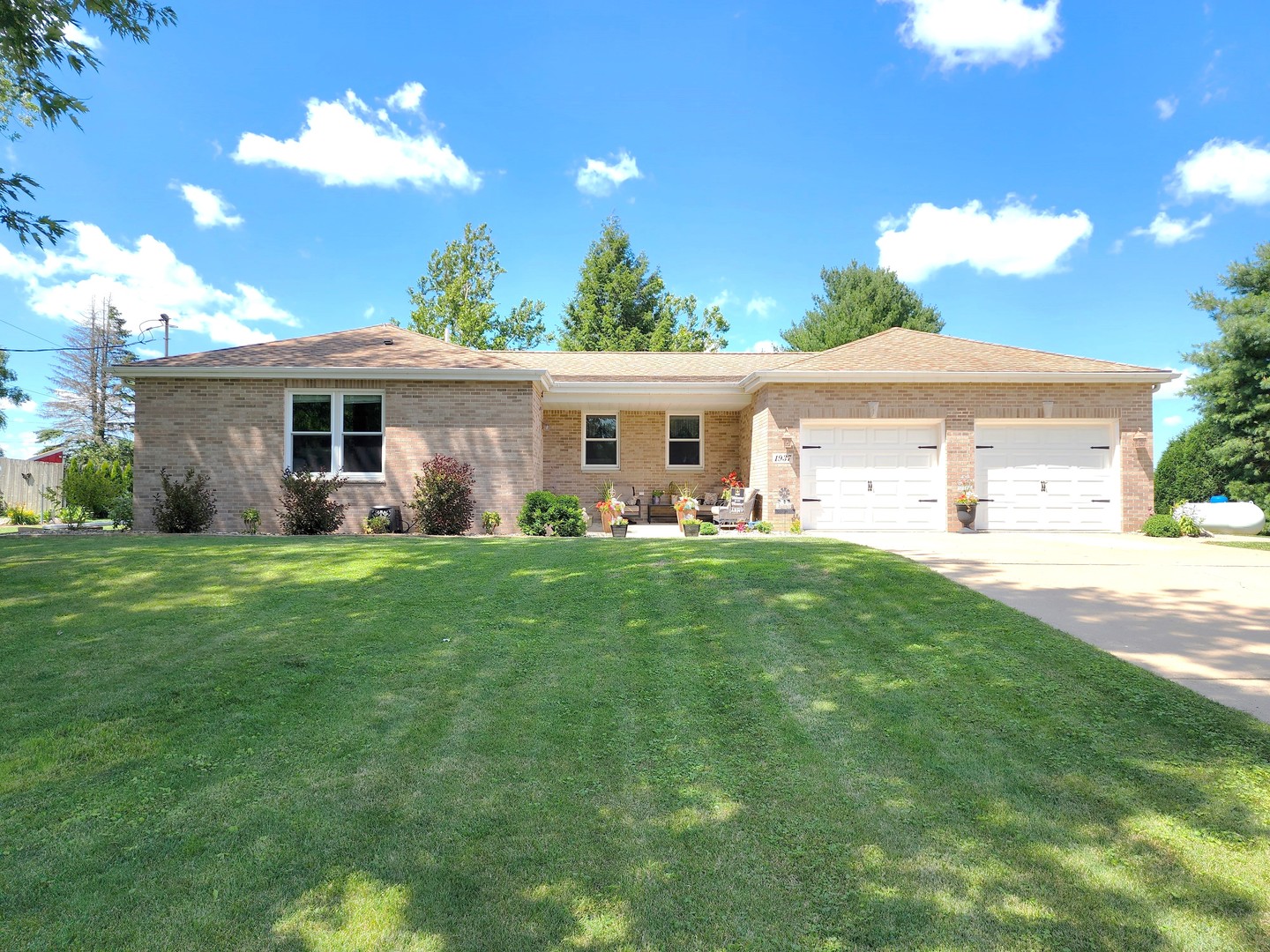 1937 North 3609th Road Ottawa, IL 61350 - Photo 1 of 41