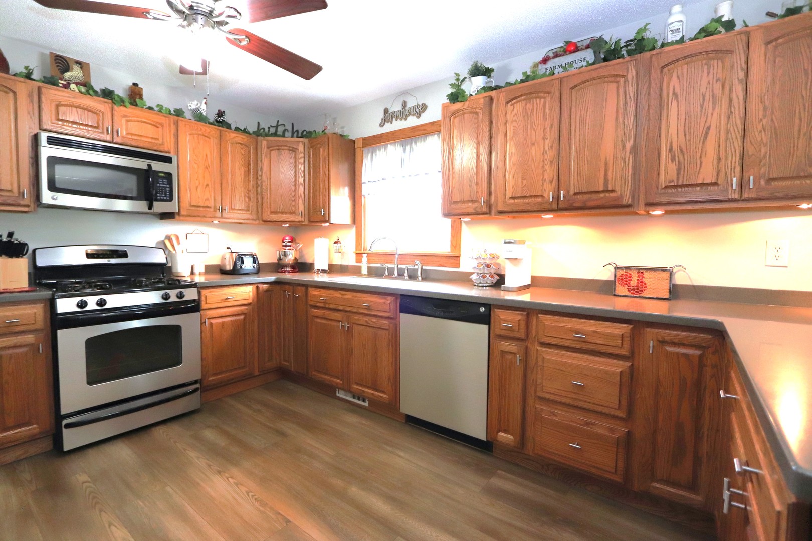 1937 North 3609th Road Ottawa, IL 61350 - Photo 13 of 41