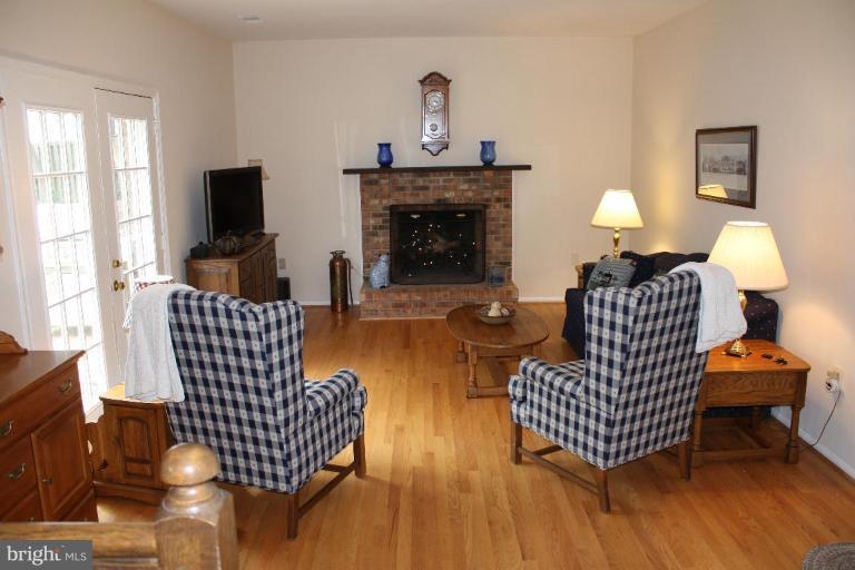 10169 Wavell Road Fairfax, VA 22032 - Photo 13 of 30 Notice French Doors to side deck