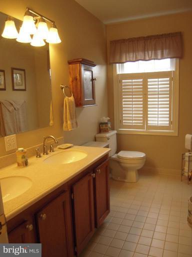 10169 Wavell Road Fairfax, VA 22032 - Photo 29 of 30 Upper Lvl bathrm with tub/shower, dbl sinks