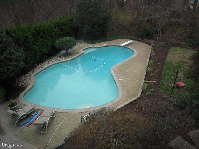 10169 Wavell Road Fairfax, VA 22032 - Photo 30 of 30 POOL!!