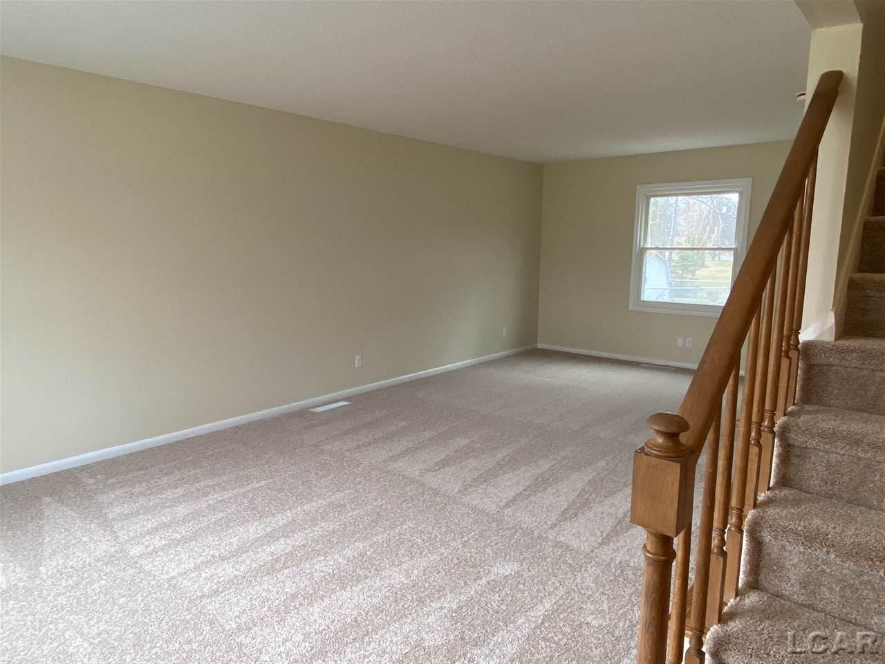 1215 Trenton Road Adrian, MI 49221 - Photo 4 of 23