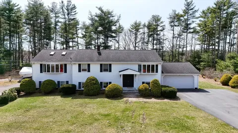 $699,900 | 7 Randall Road, Rochester, MA 02770