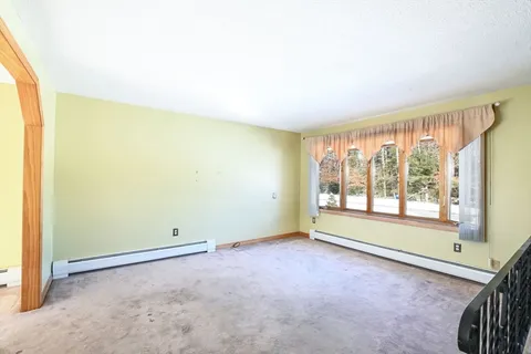 $699,900 | 7 Randall Road, Rochester, MA 02770