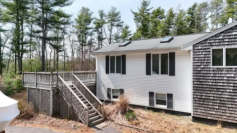 $699,900 | 7 Randall Road, Rochester, MA 02770
