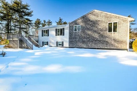 $749,900 | 7 Randall Road, Rochester, MA 02770