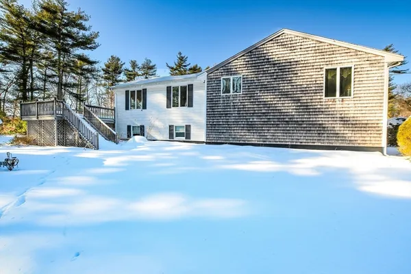 $749,900 | 7 Randall Road, Rochester, MA 02770