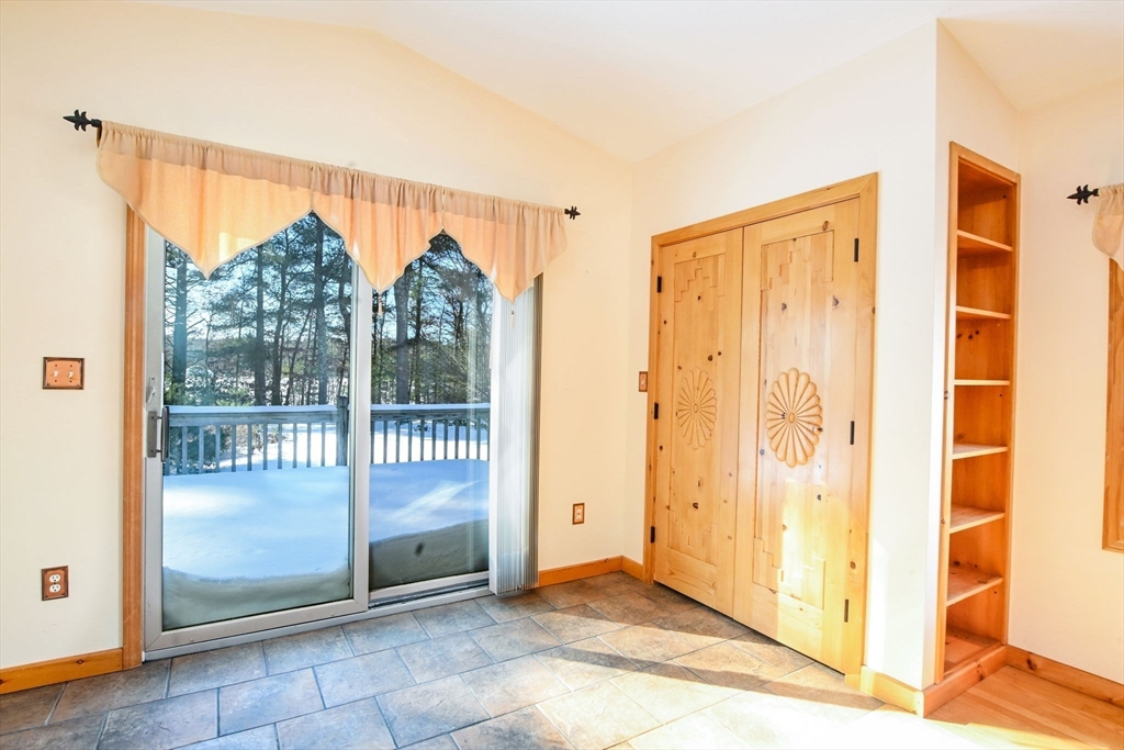 7 Randall Road Rochester, MA 02770 - Photo 6 of 37