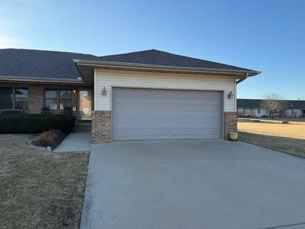 $175,000 | 223 A Oakwood Avenue, Oglesby, IL 61348