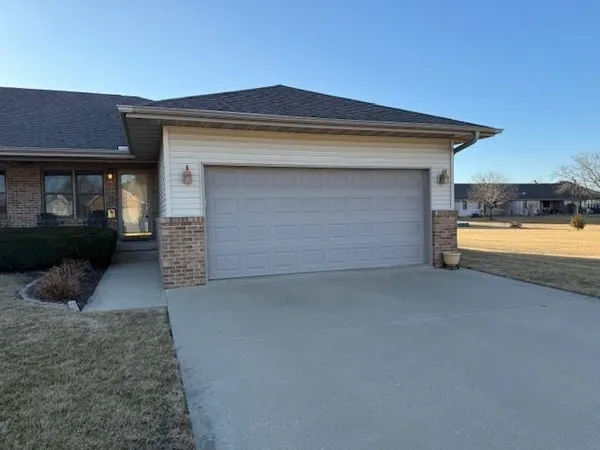 $175,000 | 223 A Oakwood Avenue, Oglesby, IL 61348