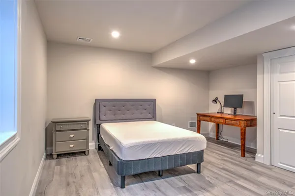 $3,100 | 17 Cobbler Lane, Setauket, NY 11733