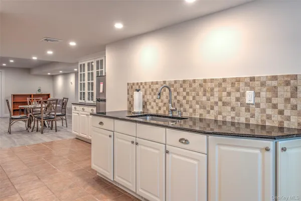 $3,100 | 17 Cobbler Lane, Setauket, NY 11733