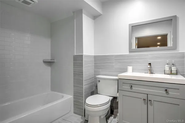 $3,100 | 17 Cobbler Lane, Setauket, NY 11733