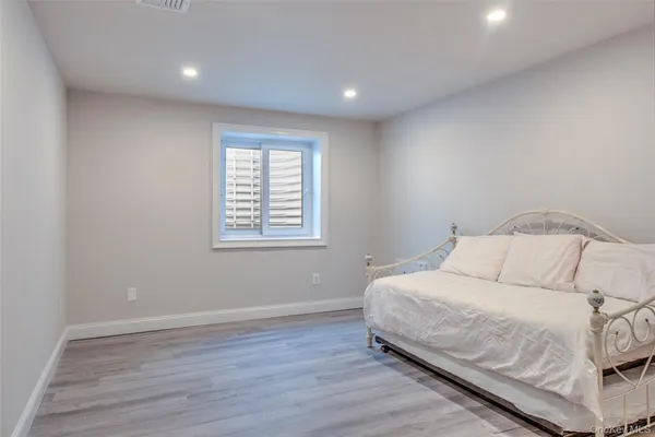 $3,100 | 17 Cobbler Lane, Setauket, NY 11733