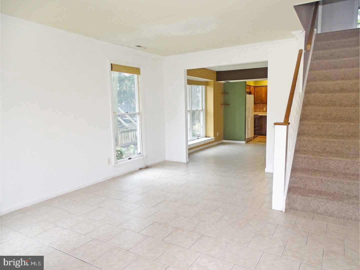 526 Winding Way Warminster, PA 18974 - Photo 2 of 23 Living Room