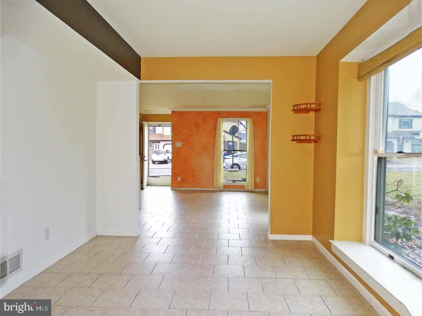 526 Winding Way Warminster, PA 18974 - Photo 5 of 23 Dining Room
