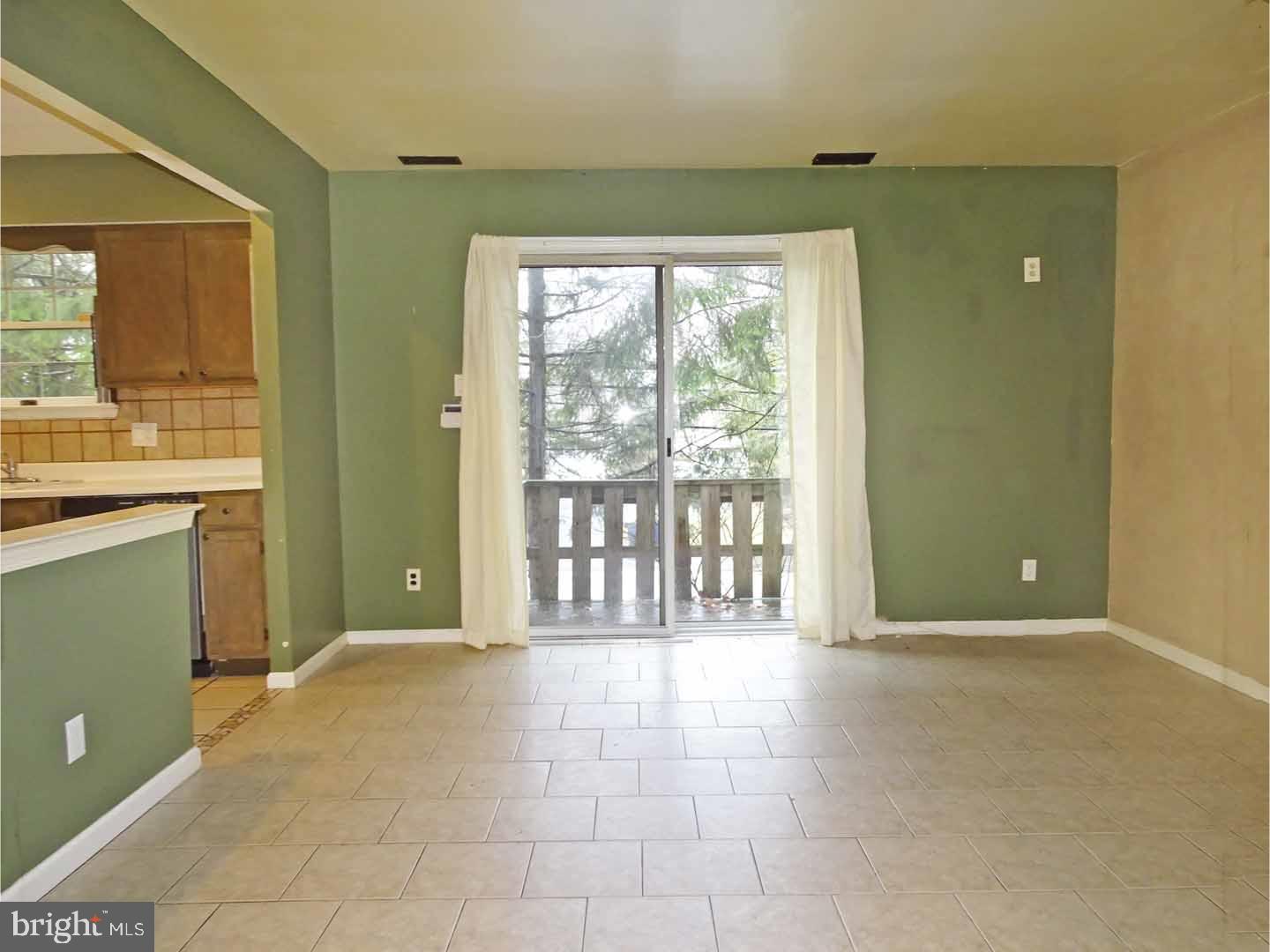 526 Winding Way Warminster, PA 18974 - Photo 9 of 23 Family Room