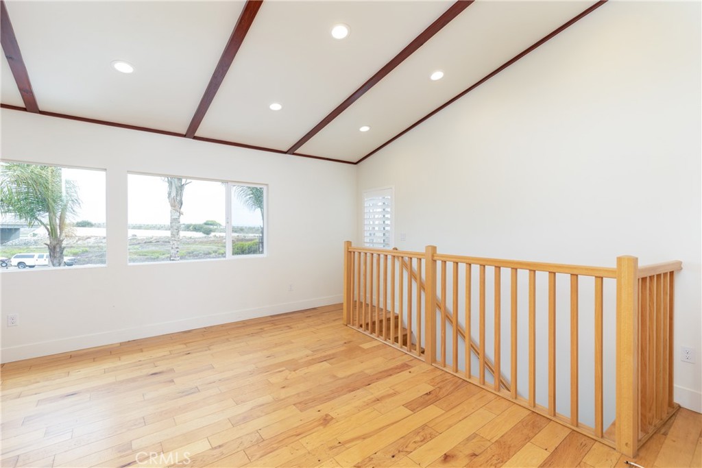 41 C Pacific Surfside, CA 90743 - Photo 2 of 20 Large living area with nice views