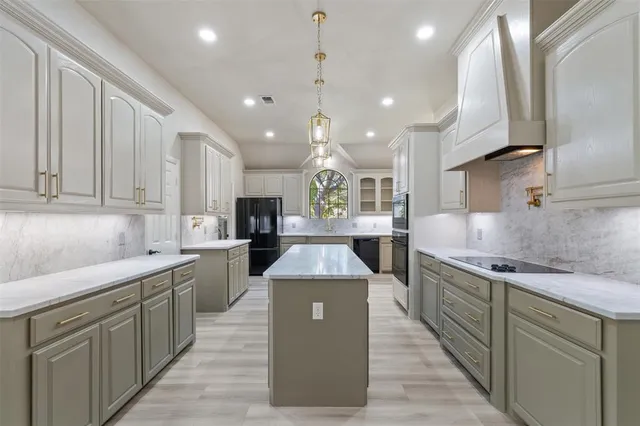 $699,000 | 615 West Aurora Vista Trail, Aurora, TX 76078