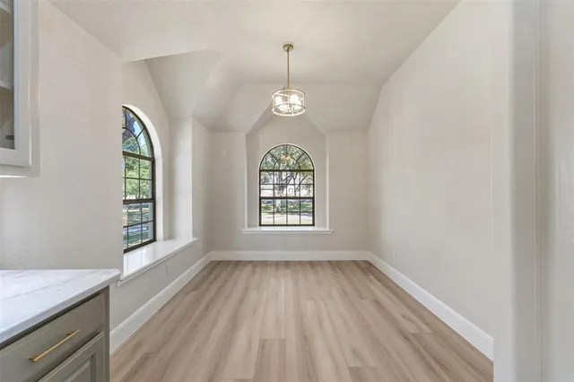 $699,000 | 615 West Aurora Vista Trail, Aurora, TX 76078