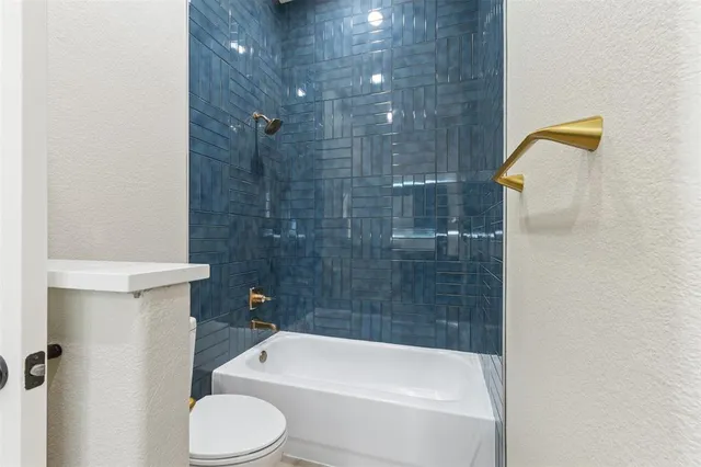 $699,000 | 615 West Aurora Vista Trail, Aurora, TX 76078