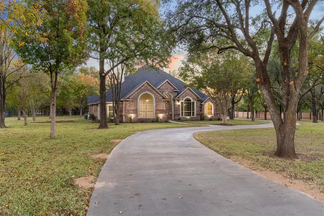 $699,000 | 615 West Aurora Vista Trail, Aurora, TX 76078