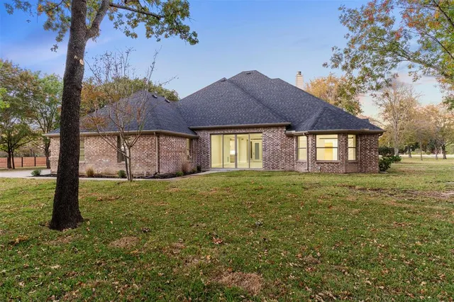 $699,000 | 615 West Aurora Vista Trail, Aurora, TX 76078