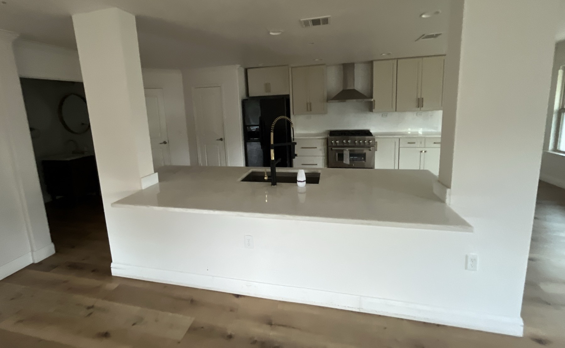 6901 Crestone Road Austin, TX 78744 - Photo 7 of 14 Gallery Image 7