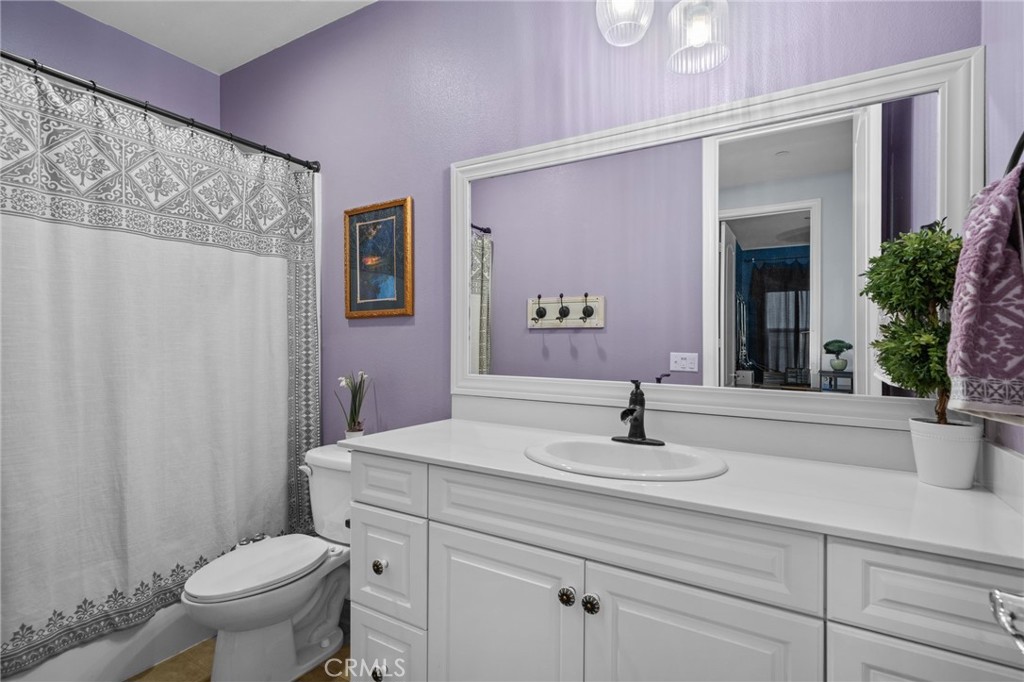 20346 Symphony Drive Riverside, CA 92507 - Photo 29 of 44 Bathroom 3