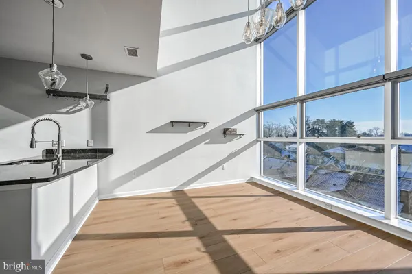 $2,975 | 444 West Broad Street, Unit 619, Falls Church, VA 22046