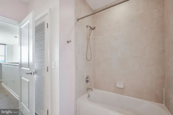 $2,975 | 444 West Broad Street, Unit 619, Falls Church, VA 22046