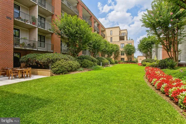 $2,975 | 444 West Broad Street, Unit 619, Falls Church, VA 22046