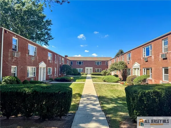 $160,000 | 66 Fox Road, Unit 9B, Edison, NJ 08817