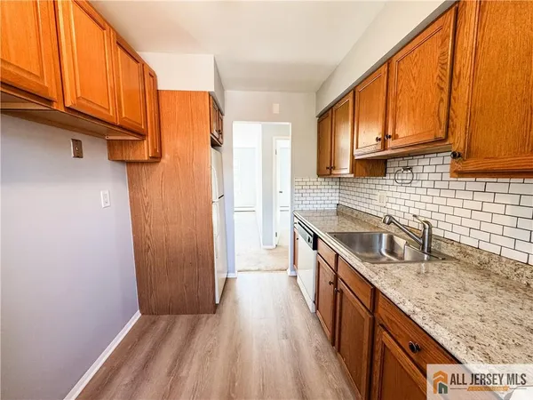 $160,000 | 66 Fox Road, Unit 9B, Edison, NJ 08817