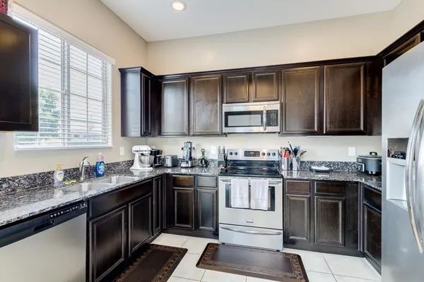 $2,350 | 1367 South Country Club Drive, Unit 1069, Mesa, AZ 85210