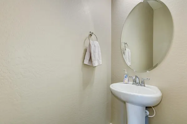 $2,350 | 1367 South Country Club Drive, Unit 1069, Mesa, AZ 85210