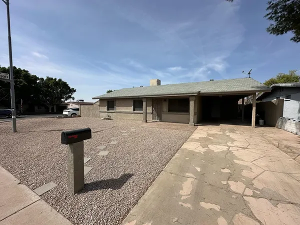 $1,895 | 18202 North 33rd Avenue, Phoenix, AZ 85053
