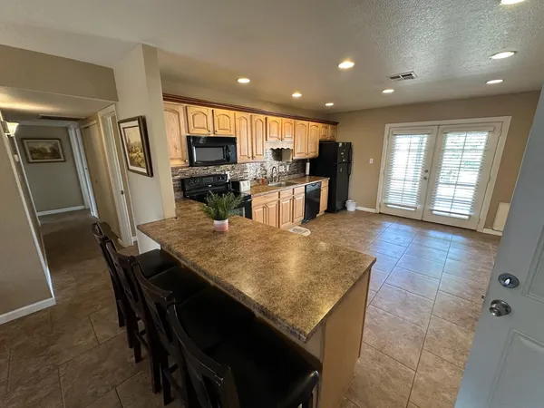 $1,895 | 18202 North 33rd Avenue, Phoenix, AZ 85053