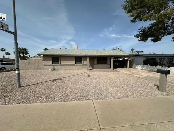 $1,895 | 18202 North 33rd Avenue, Phoenix, AZ 85053
